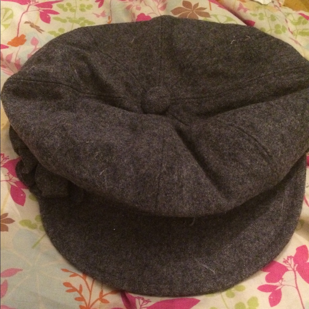 Gray newsboy hat